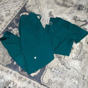 Green scrub set